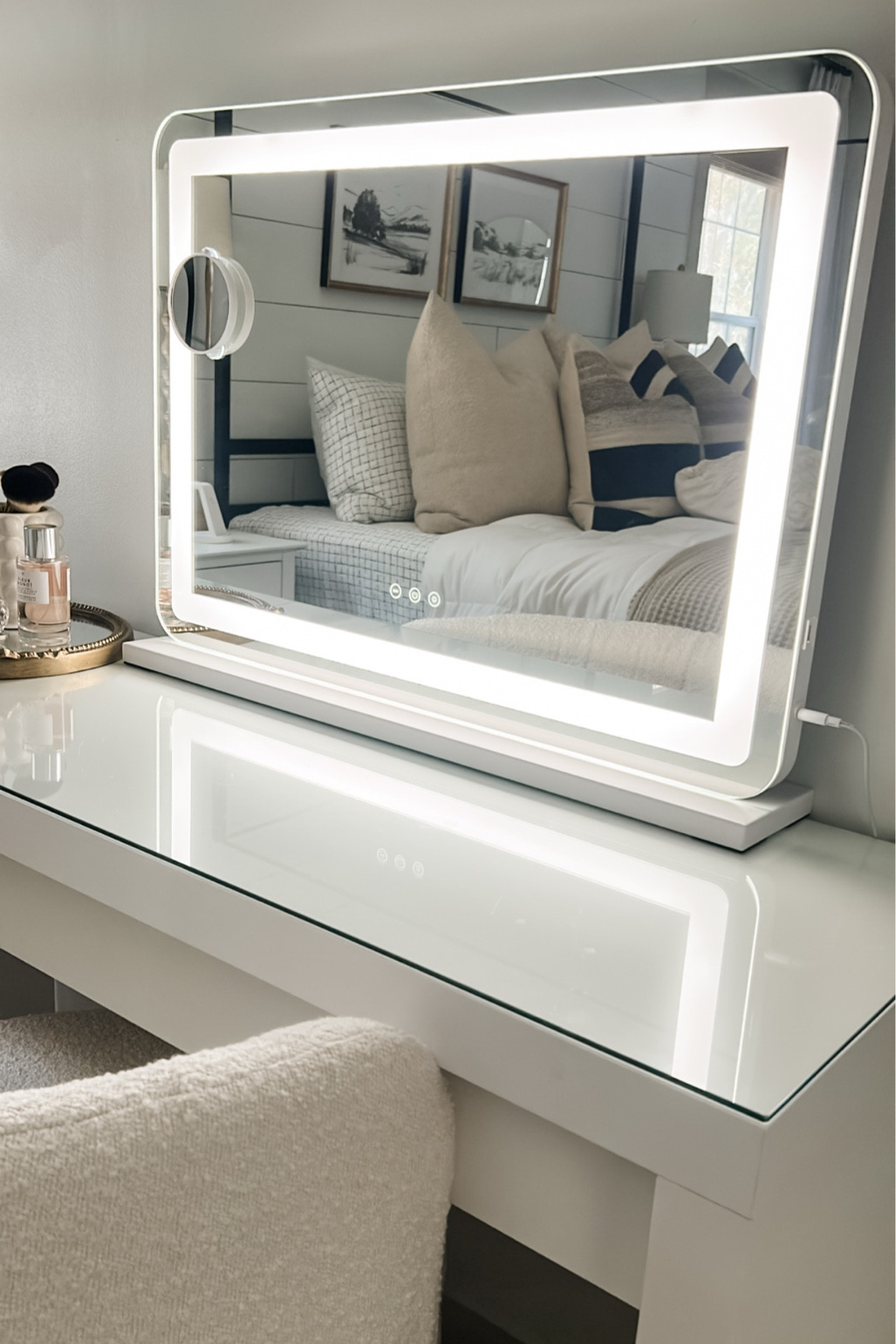 LED light makeup vanity mirror! Multiple light settings, love this thing! Different sizes also! #makeupvanity #beautyessentials #makeupmirror #vanitymirror #mirror #amazonfinds #amazon #amazonhome #amazonbeauty

#LTKHome #LTKBeauty #LTKFindsUnder100