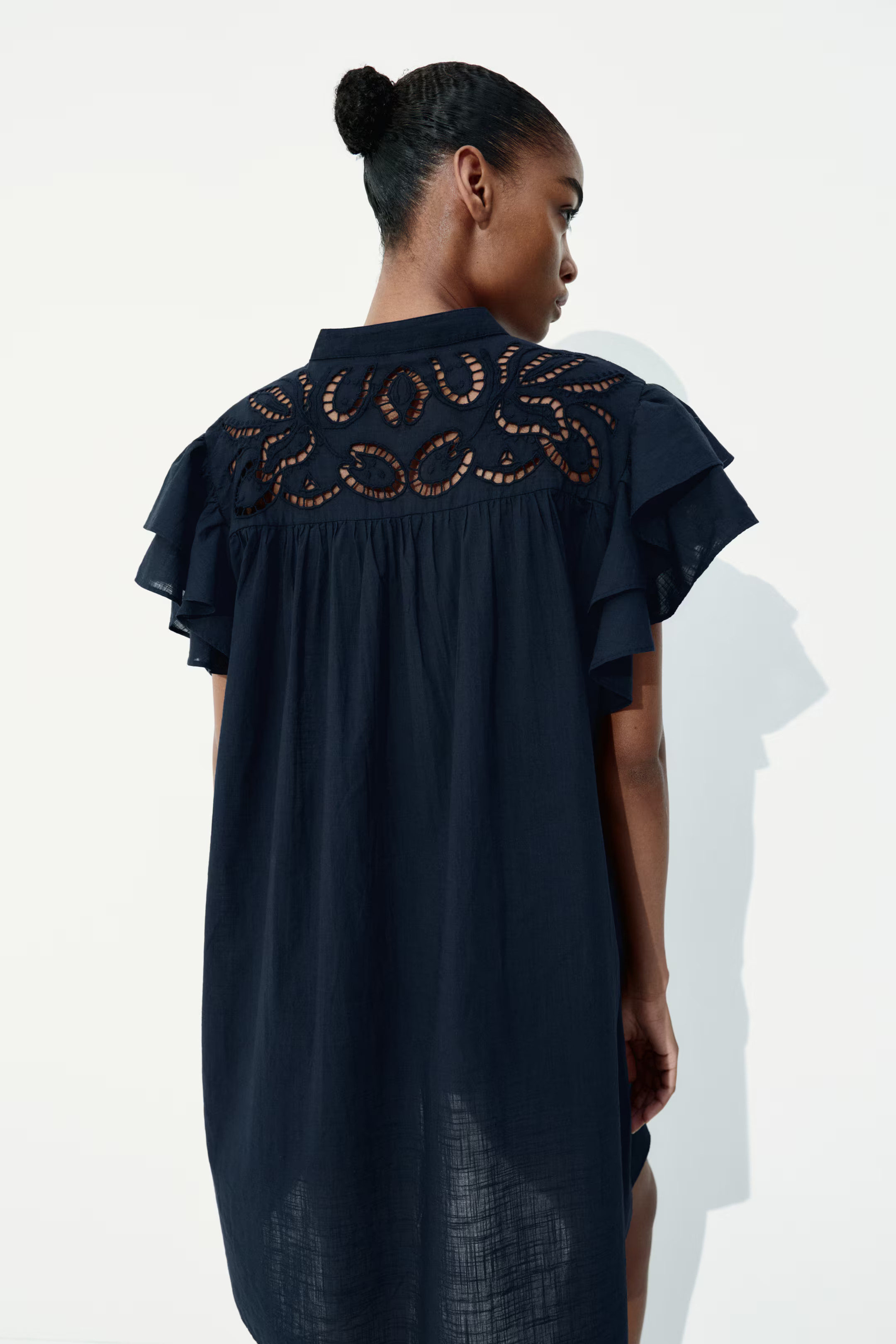 Flutter-Sleeve Dress with Eyelet Embroidery - Navy blue - Ladies | H&M US | H&M (US + CA)