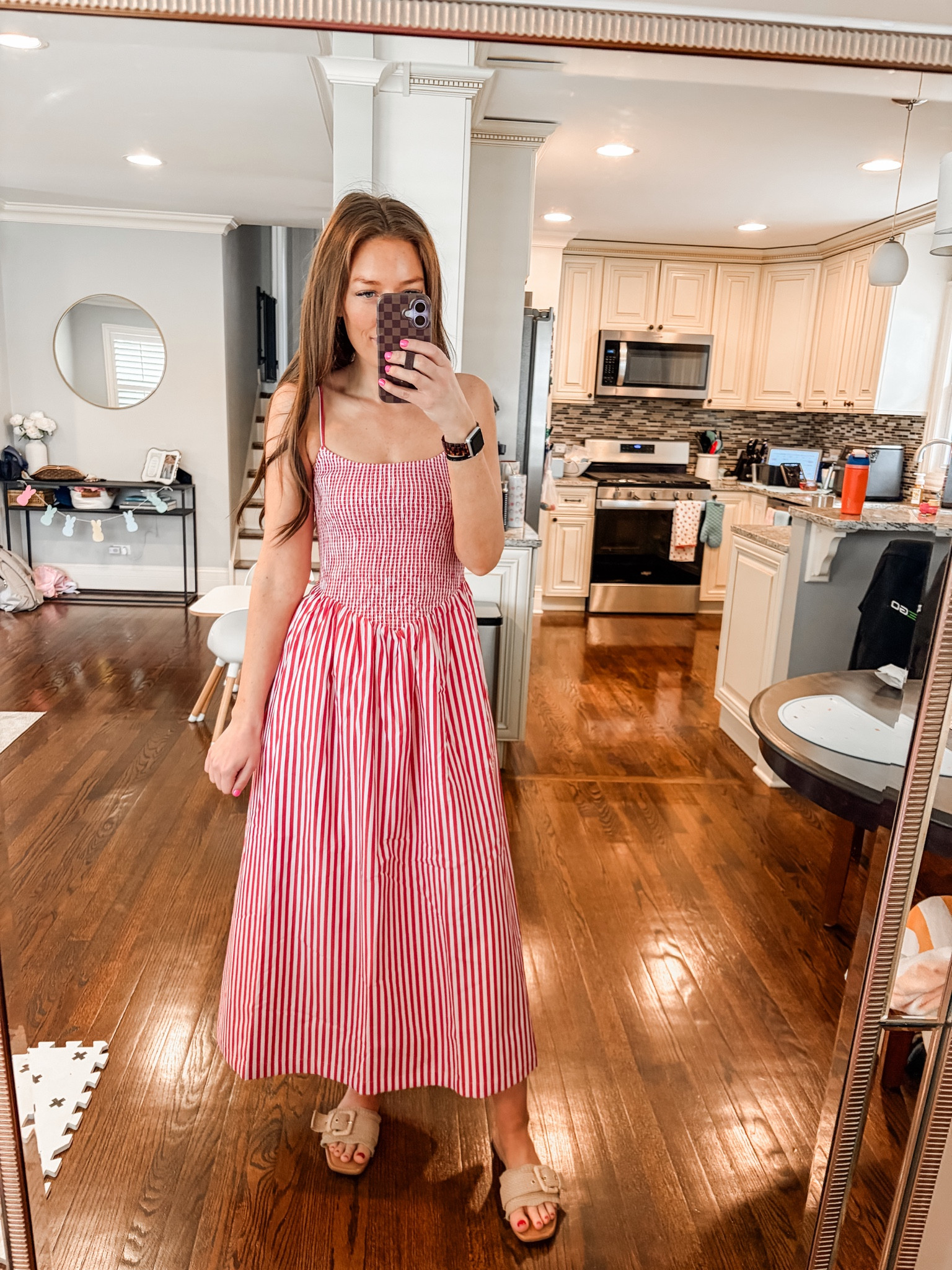 Wearing size S in dress. Fits tts


Summer dress / midi dress / Memorial Day / Fourth of July 