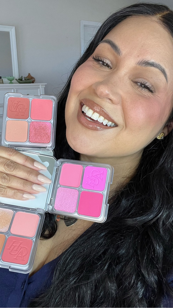 These are the @hudabeauty New Blush Filter Pallettes 
These are so smooth and silky. Beautiful on mature skin. Wearing the Rose Berry Shade. 

All products linked in my #ltk 

#nofiltermakeup #hudabeautyblushfilterpalette #over40beauty #matureskin #blush #agingskin

#LTKBeauty #LTKOver40 #LTKGiftGuide