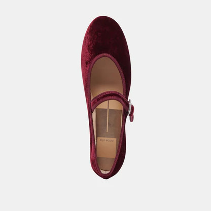 Roslyn Ballet Flats | DolceVita.com