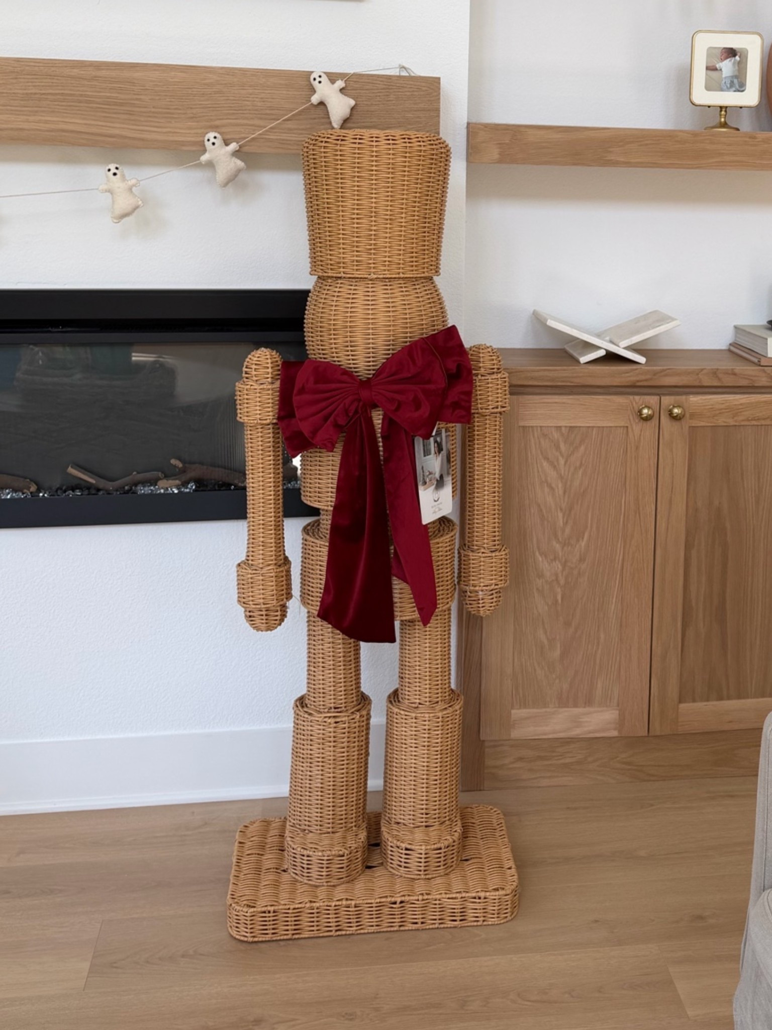 this new wicker nutcracker is everything!!!!! #christmas #nutcracker #home #decor #wicker @beckiowensliving #ad