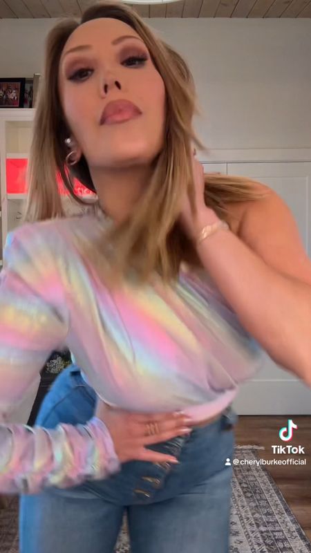 *Transformation Alert ‼️ * How cute is this iridescent top from Zhiavgo? This is my new favorite color of the Summer of 2024! What’s yours? Comment below     💗🤍💙

#LTKVideo #LTKFestival #LTKStyleTip