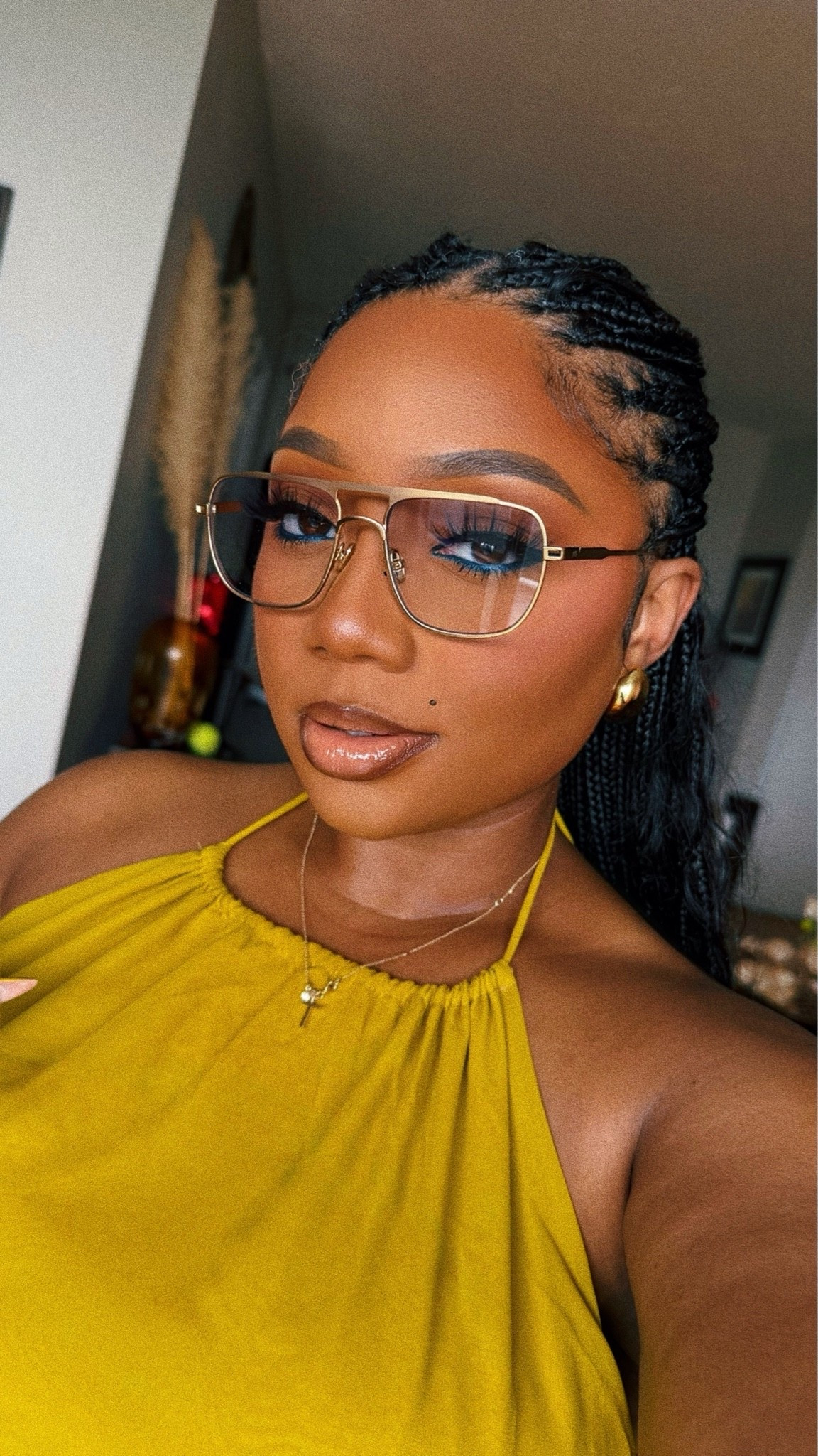 Shade: Roxy 💙

Truly obsessed w/ Urban Decay’s glide-on eyeliner. It’s so smooth and vibrant!

#LTKbeauty #LTKsummer #LTKcanada