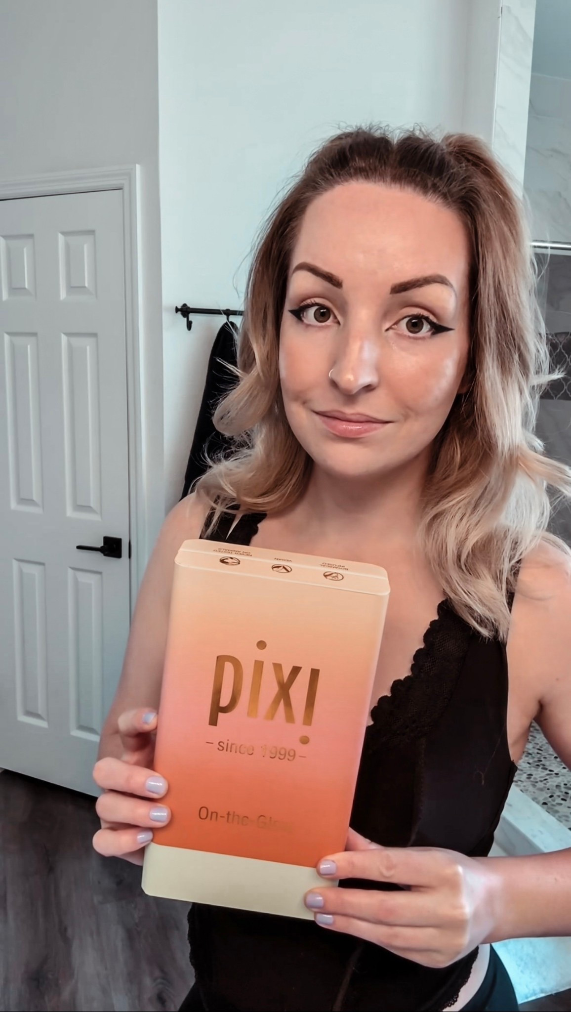 Say hello to my new glow-to’s 👋
Trying out the @pixibeauty On-the-Glow trio: blush, bronze & superglow — and I’m honestly shocked at how natural AND radiant my skin looks 😍✨

✔️ Blends like a dream
✔️ Looks like skin
✔️ Doesn’t make me look greasy (major win for Florida humidity 😅)
If you’re into quick, 5-minute makeup — this is IT.

Which one would you try first? 👀

#PixiGlow #5MinuteFace #DewyMakeup #CleanBeautyReview #BlushBronzeGlow #MakeupThatFeelsLikeSkincare #cleanbeautyproducts #cleanmakeup

#LTKBeauty