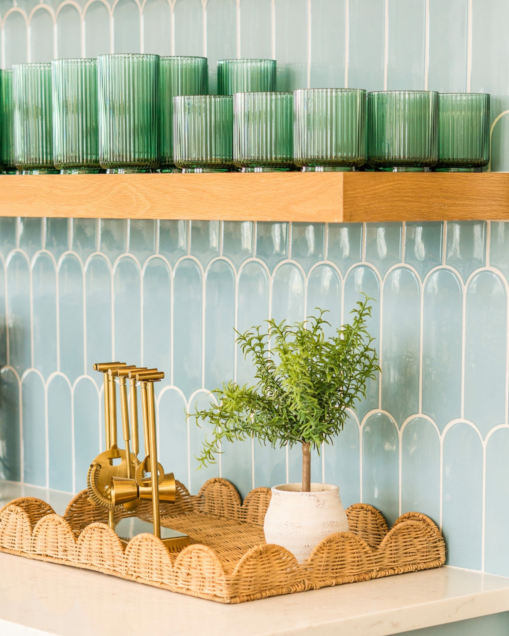 Greenery + a good bar set, styled on a scalloped basket tray… say less. 🌊🌿

It’s the mix of fresh life and a little shine that makes it feel styled but not staged. Like you could pour a drink or grab a coffee and stay awhile. ☕️

Simple, layered, and quietly doing the most. ✨🥂