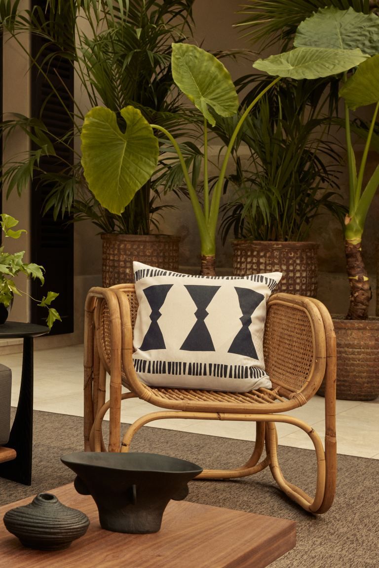 Conscious choice  Cushion cover in cotton canvas with a printed pattern on both sides. Concealed ... | H&M (US + CA)