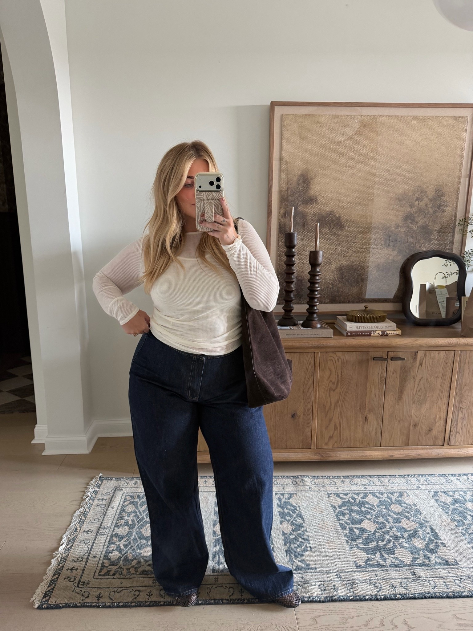 Top - medium (size down) 
Jeans — 32 long curve love