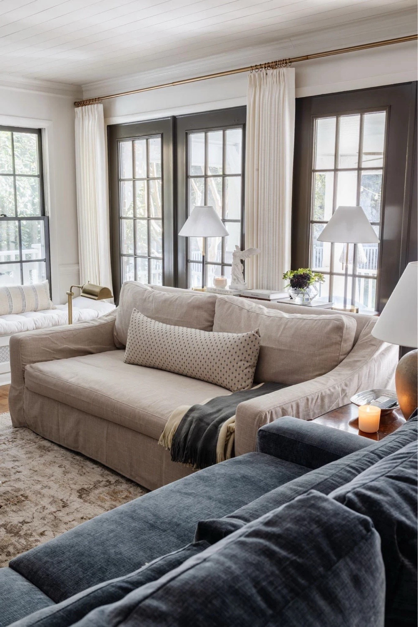 Amazon lamps 💙

Living room, couch, sofa, lamp, Ralph Lauren, York sofa

#LTKHome