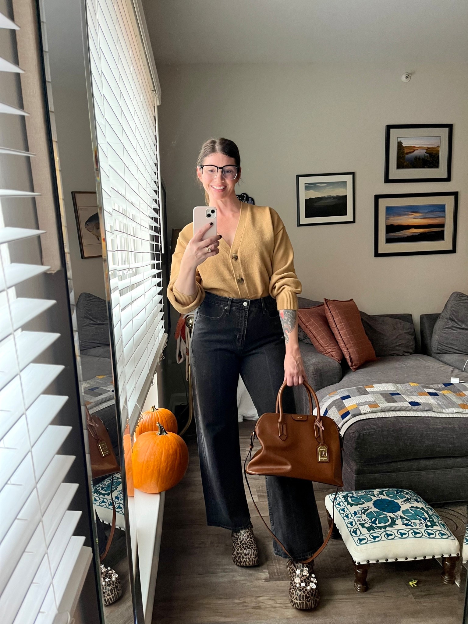 Camel cardigan black jeans outfit. Casual mom style 

#LTKMidsize #LTKTall