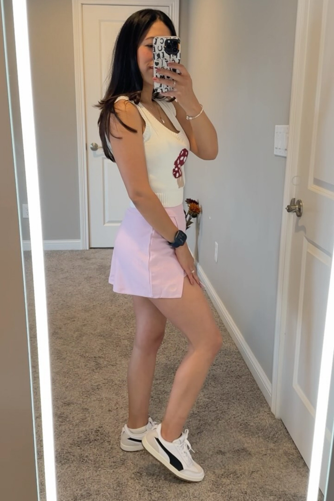 Stepping up my game with these fresh Puma kicks! 🏃‍♂️🔥 

@puma court sneakers

#PumaStyle #OOTD #casualstyle #skirtandsneakers #sneakersaddict