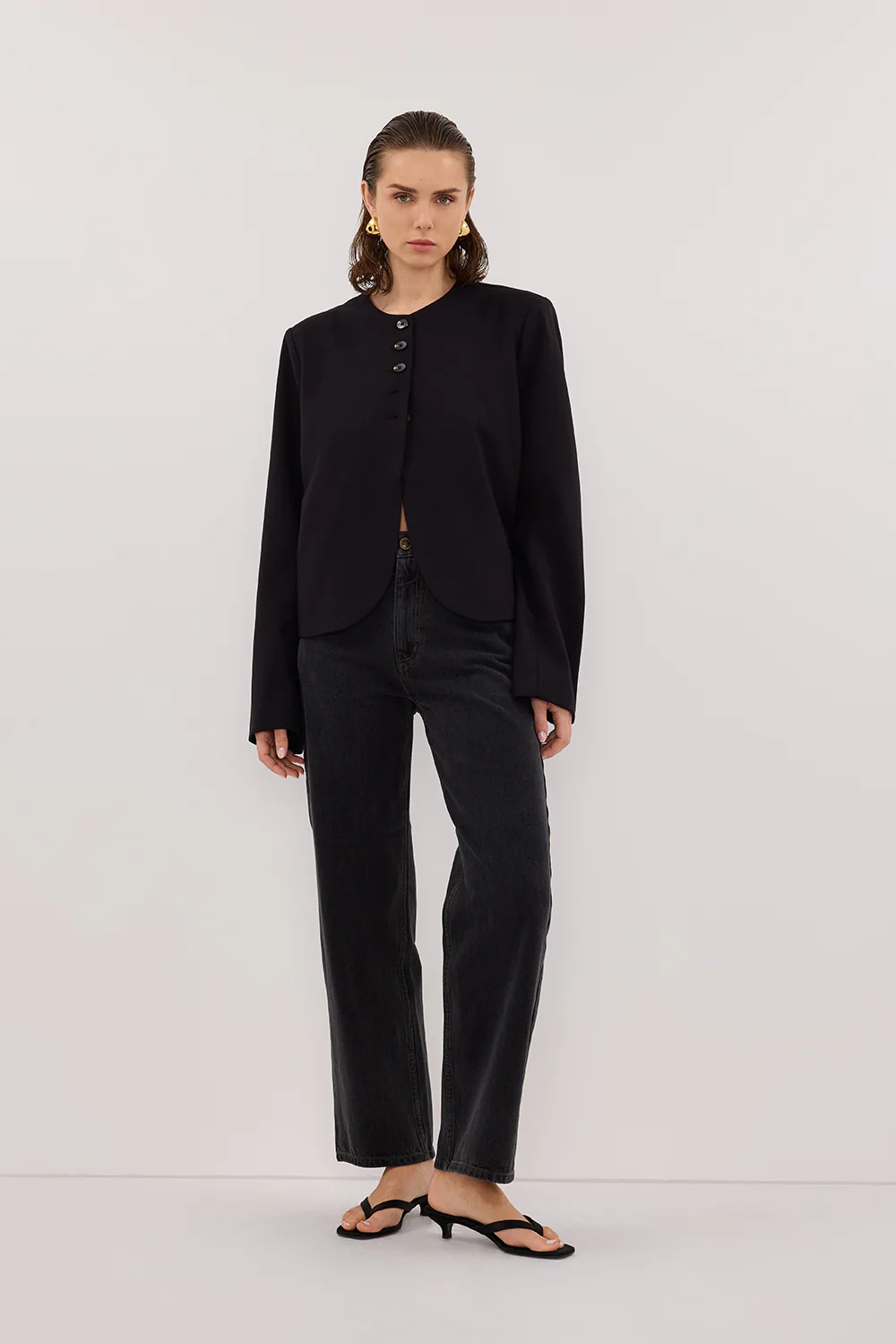 RYAN BLACK CROPPED BLAZER | DISSH