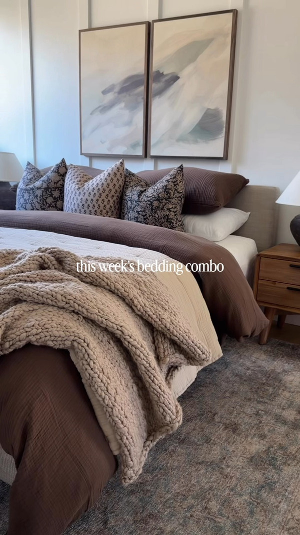 Layering warm neutrals in the bedroom lately and I’m loving how this cozy bedding…