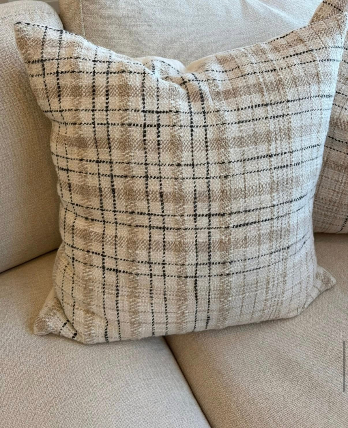 RUN 🤍 My go-to neutral designer-look pillow is included in the deals — and the inserts I always use just dropped in price too!
See them + more Wayfair steals up to 70% off! ✨

#LTKFindsUnder50 #LTKSaleAlert #LTKHome