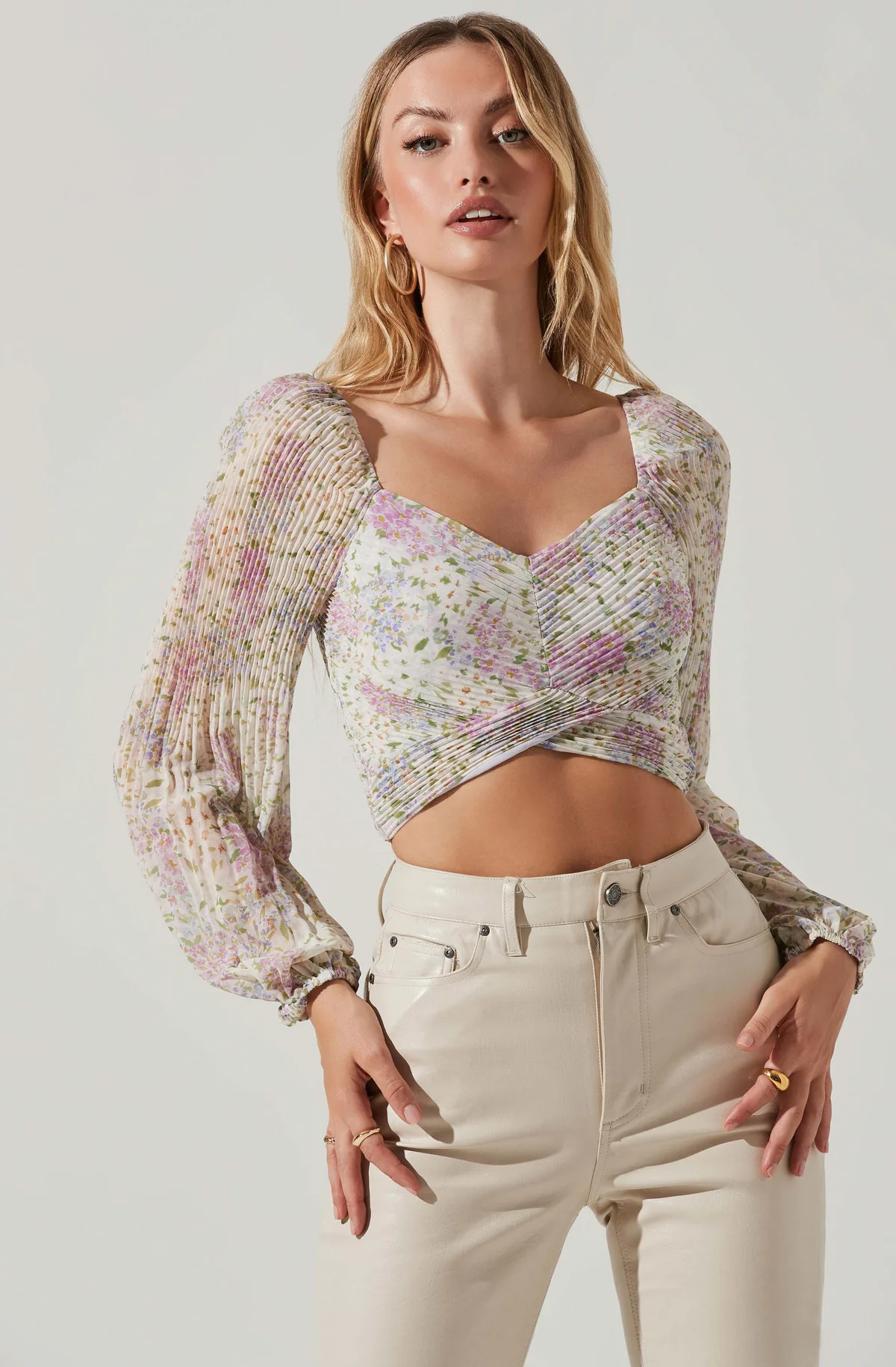 Bonnie Floral Plisse Long Sleeve Crop Top | ASTR The Label (US)