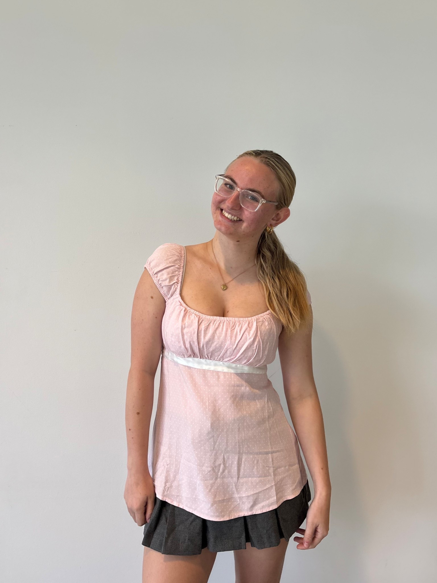 cute hollister outfit!! not sure if these are the exact color ways but the top is def the same product!!


