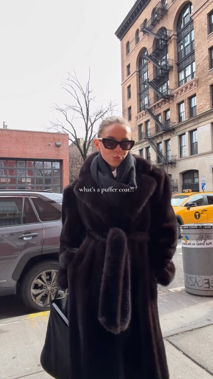 in my fur all winter❄️🚕 comment SHOP & I’ll send you the link to my faux fur coat

#nycstyle #fauxfurcoat #wintercoats #winteroutfitideas