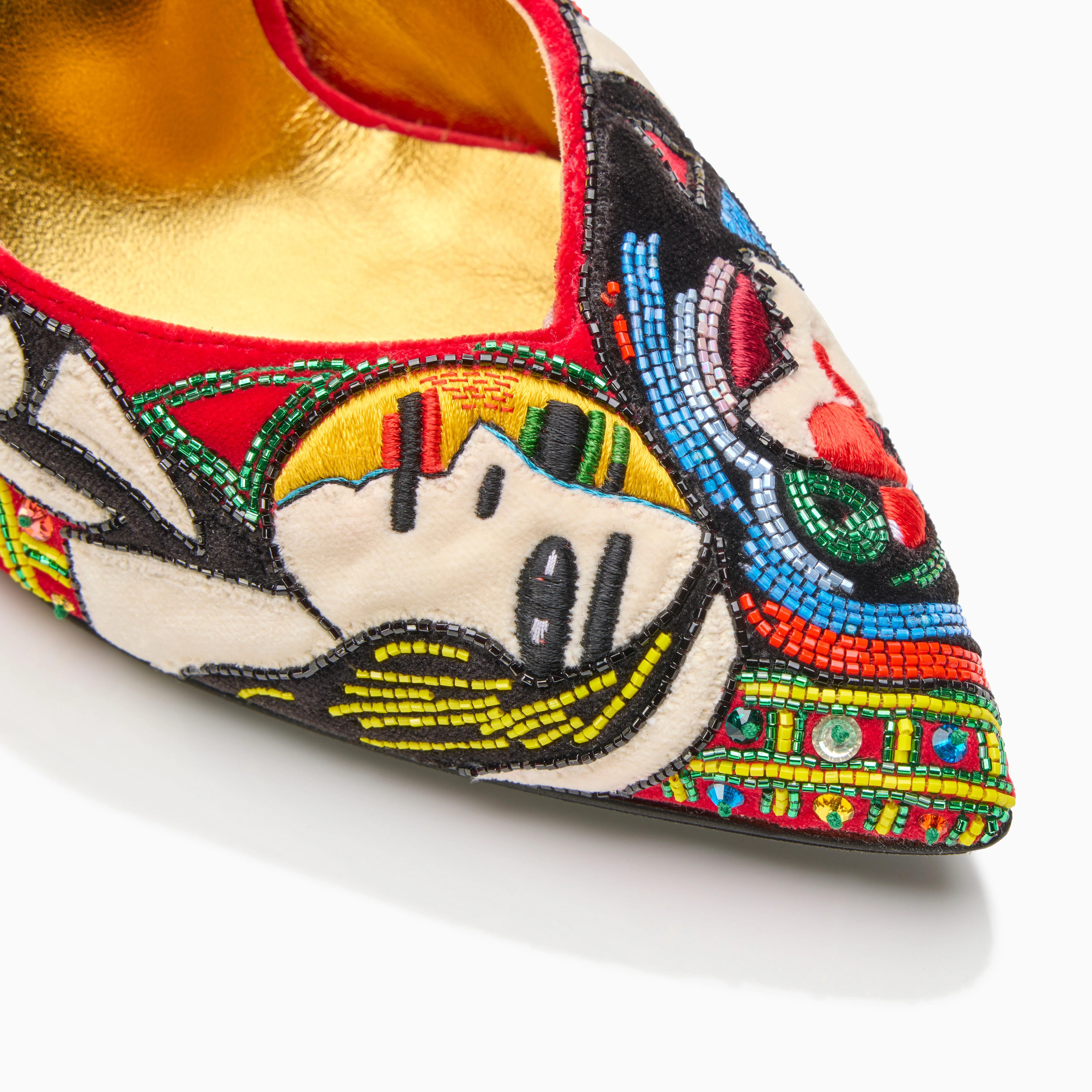 Perfect Pump Before a Mirror | Sarah Flint