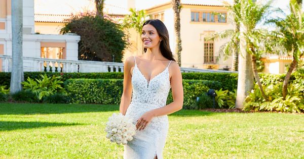 Sleeveless Lace Gown With V-Neckline In Ivory Almond Nude | Adrianna Papell