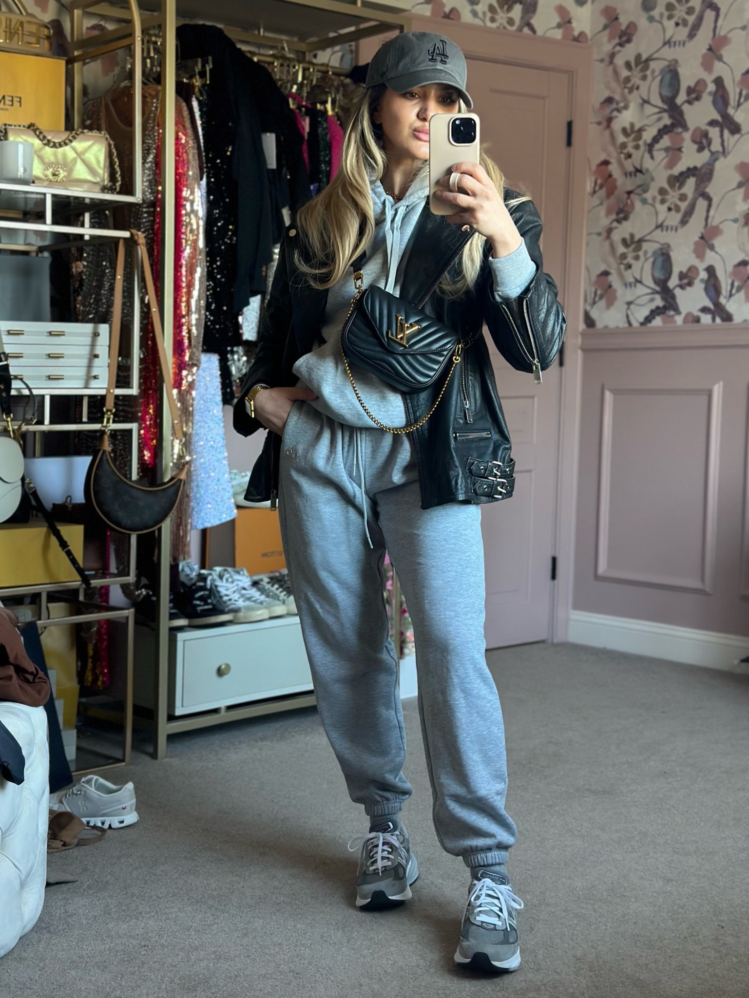 Elevated sweatpant set inspo

Nasty Gal
Alo
New Balance
Louis Vuitton
Amazon

#LTKitbag #LTKFestival #LTKstyletip