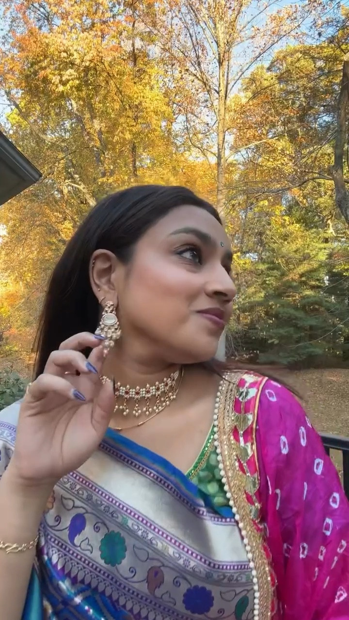 Diwali inspo part 9

Sari: @vlzaris 
Jewelry: @mejuri @kushalsfashionjewellery @bypavoi @amazon 
Sari Silhouette: @tiabhuvadotcom 
Makeup:  @kulfi.beauty @mangopeoplecosmetics @livetinted @nyxcosmetics @milkmakeup @danessamyricksbeauty @hudabeauty @merit @charlottetilbury 

#diwali #transition #handloom #microinfluencer #fashion