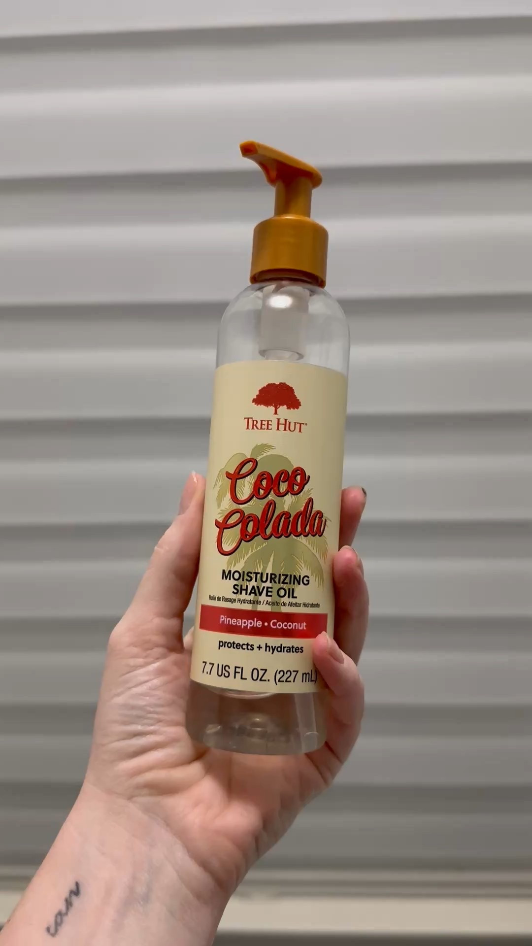 Literally the best shave oil and I am obsessed with this scent! Take me to the beach! And this would be a great gift or stocking stuffer 

#LTKBeauty #LTKHoliday #LTKFindsUnder50