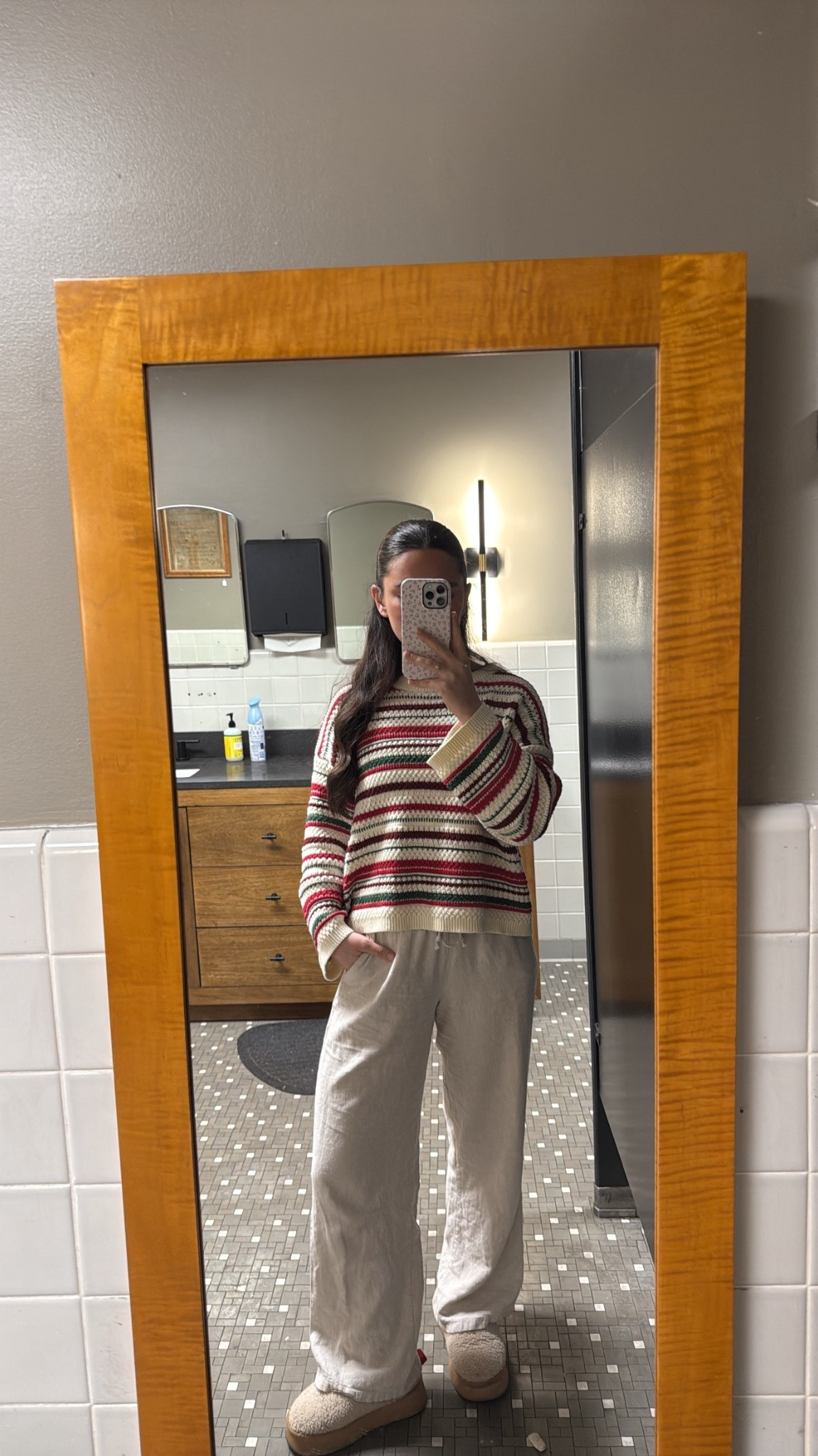 my favorite relaxed holiday fit ❄️🤍

#LTKHoliday #LTKdayinmylife #LTKSeasonal