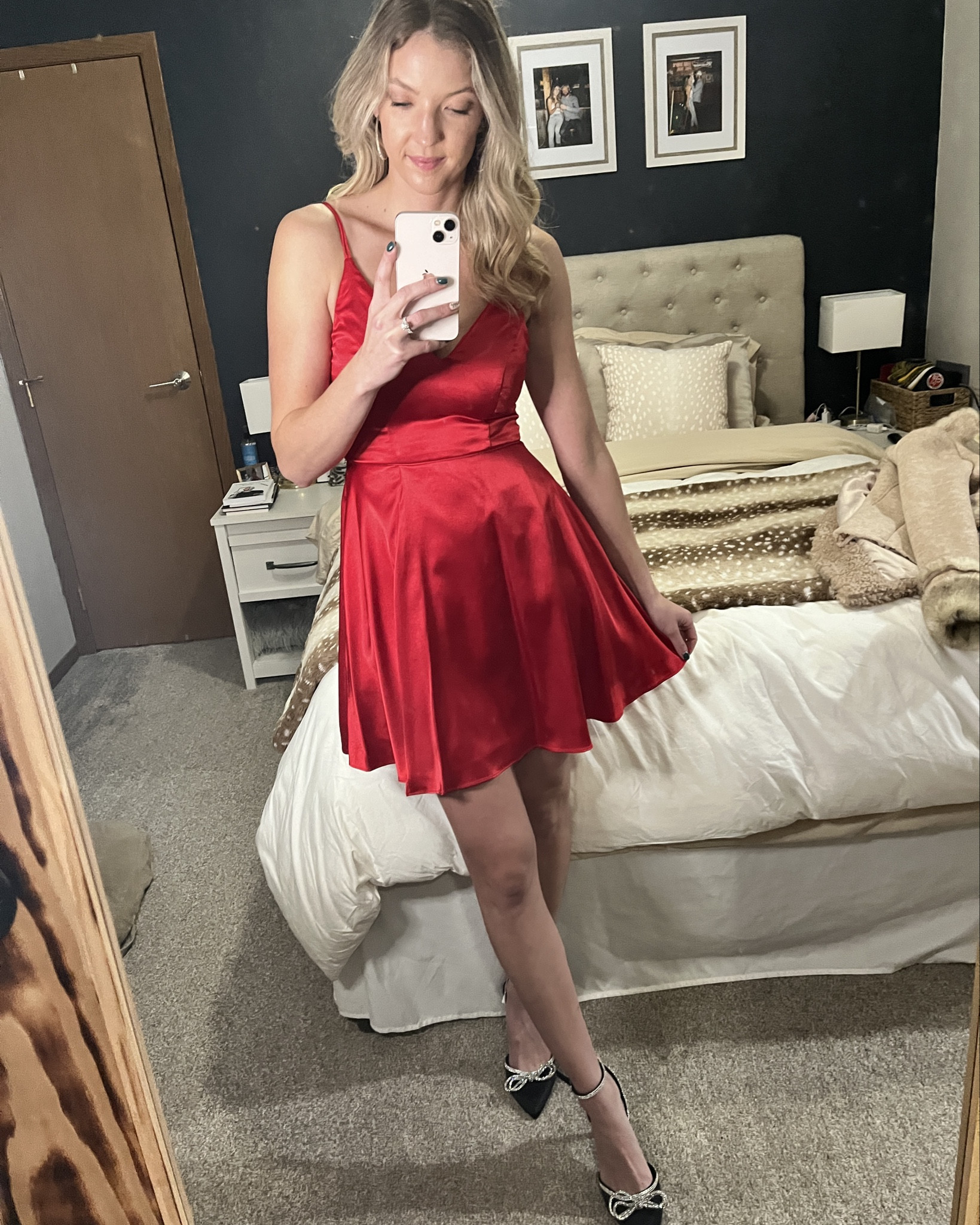 Red silk holiday dress! 

#LTKParties #LTKHoliday #LTKSeasonal