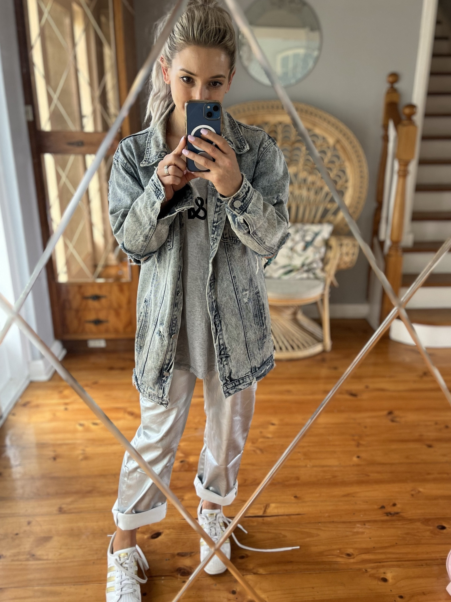 Silver jeans
Silver pants
Metallic jeans
Coated jeans
Casual outfit
Weekend outfitt

#LTKfindsunder50 #LTKaustralia #LTKfindsunder100