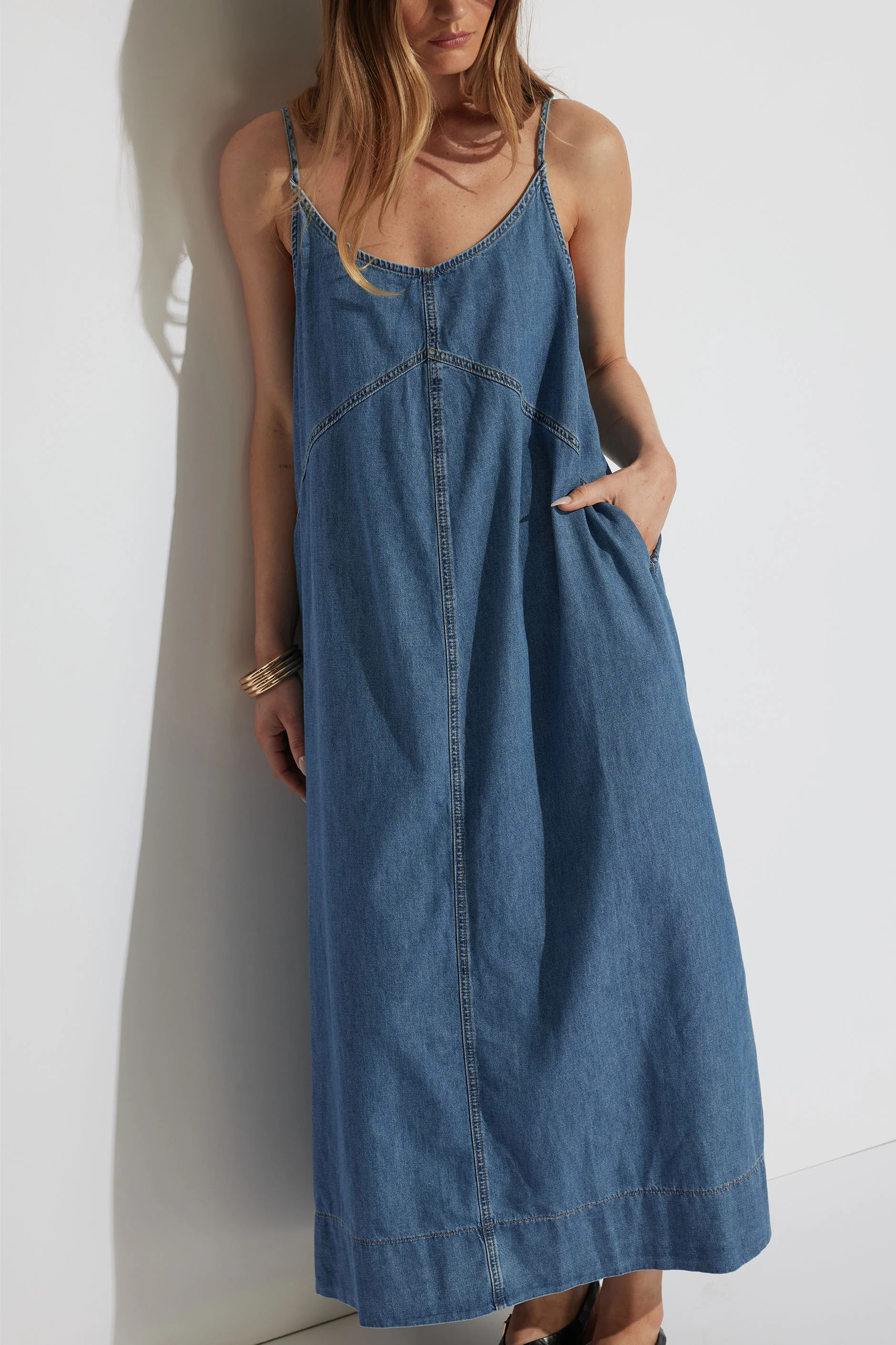 Vanessa V Neck Denim Dress - 70s Blue | DECJUBA