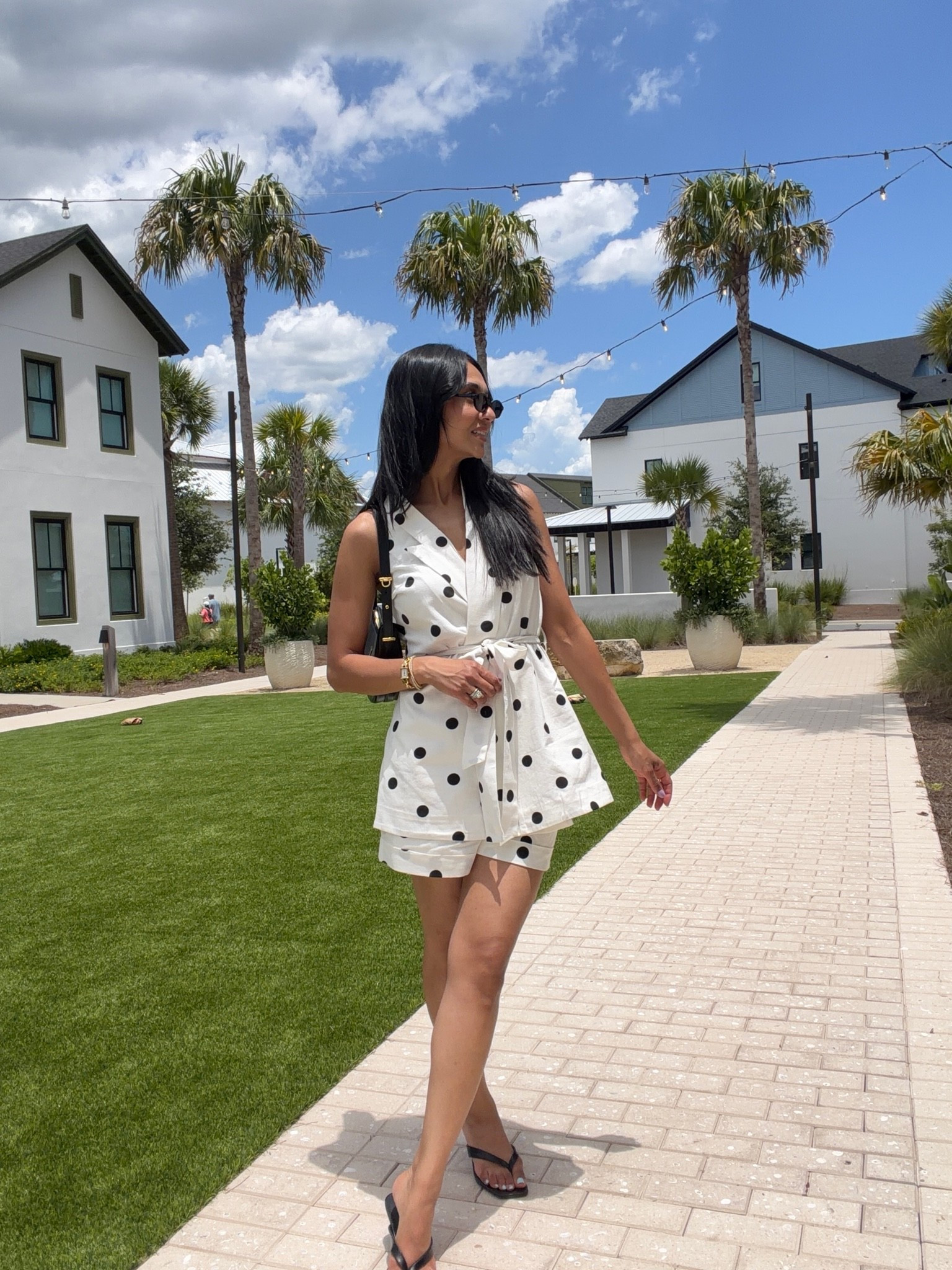 Dot dot dot… 💋 Use code farh_10 on Commense! #outfitinspo

#LTKootd #LTKSaleAlert #LTKSeasonal