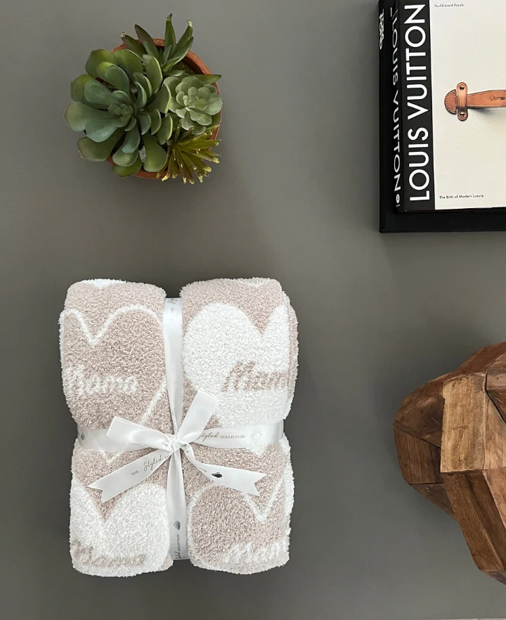 Mama Heart Two-Tone Buttery Blanket | The Styled Collection