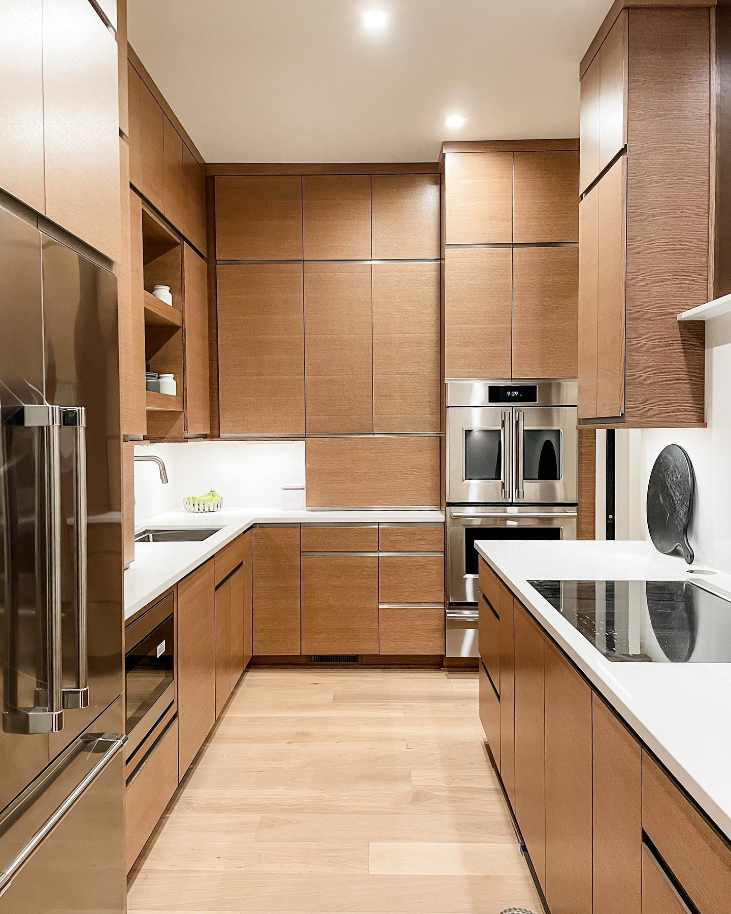 We like to call this the Back Kitchen of Dreams! And the first of MANY spaces to share from last week’s move-in project!

This all-encompassing move included unpacking of all boxes, organization of all belongings, planning and implementation of product throughout the entire home, donation drops and coordination of trash + recycling haul-away.

Boy, am I ever proud of our DREAM team and the work they put in to help welcome this family into a fully-functioning, organized home from Day One!

Builder: @carringtonhomesindy 
Interior Design: @marikadesignsllc