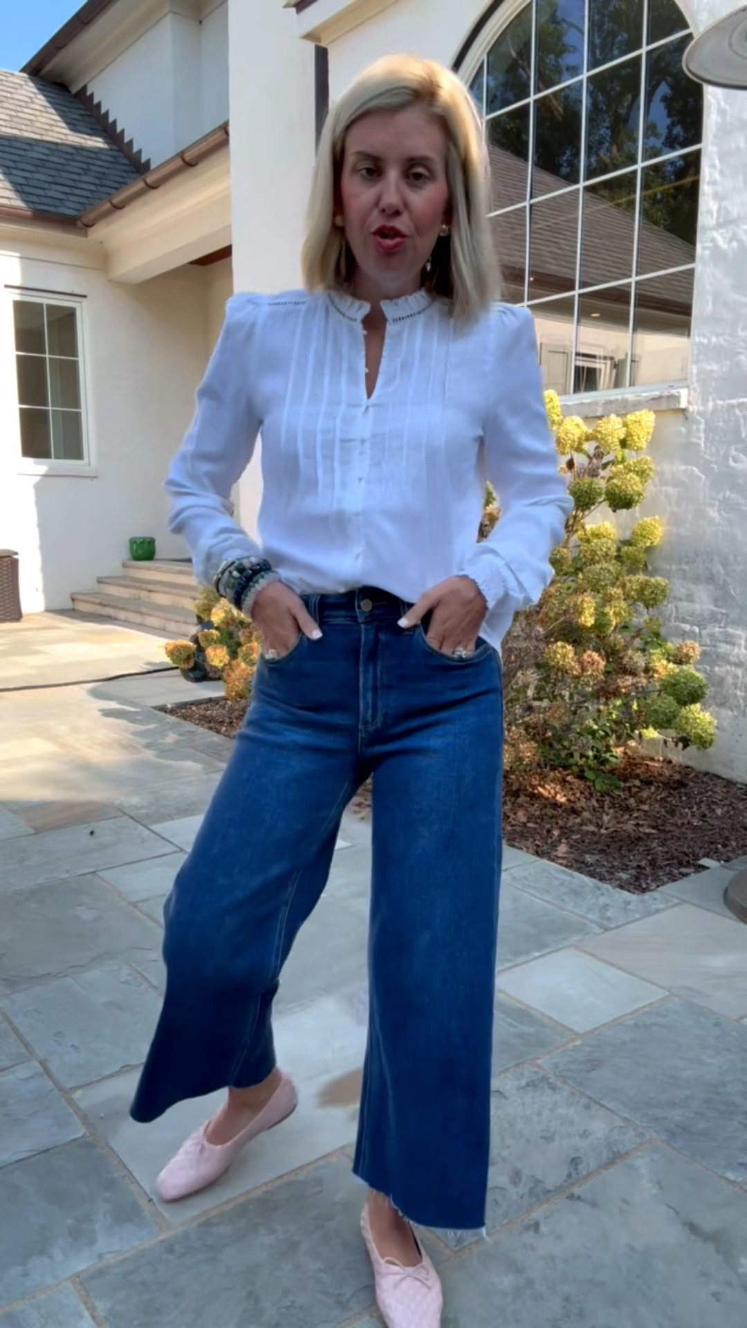 There’s not much more we love than a white top and jeans! Yall this top is crazy good!! 
Top - xs 
Jeans - 26P
Flats - 7 ( sized 1 down) 

* code Catherine20 at Allie + Bess

#LTKdayinmylife #LTKmomlife #LTKootd