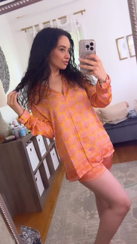 Show me your mumu early riser pj set! Perfect for summer pajamas and bachelorette trips! 

Wearing an XS, also tried the S and the top was a bit oversized but still comfortable, could go for either size! Draw string bottoms. 

#LTKSeasonal #LTKGiftGuide #LTKVideo