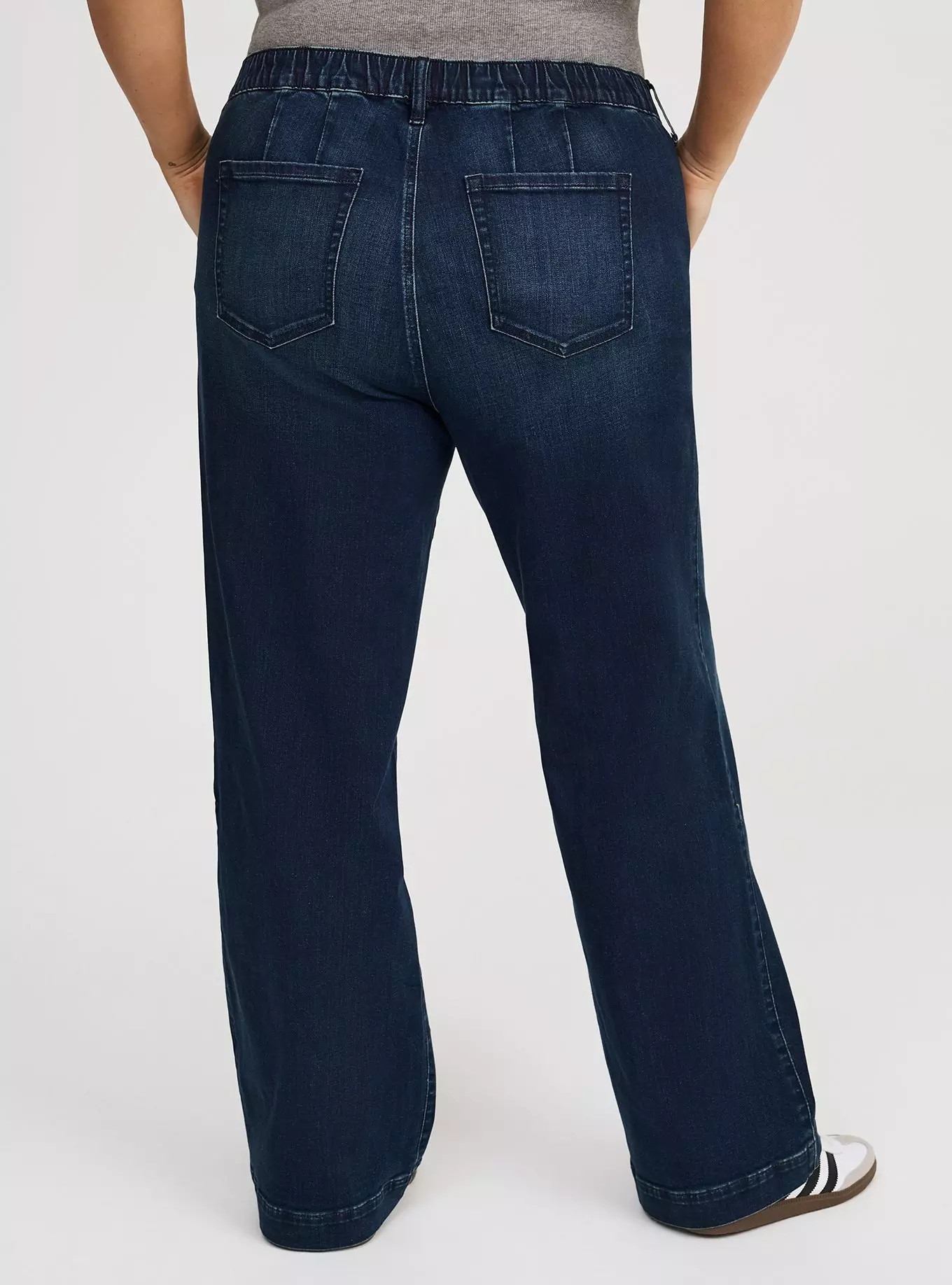 Weekend Wide-Leg Mid-Rise Jean | Torrid (US & Canada)