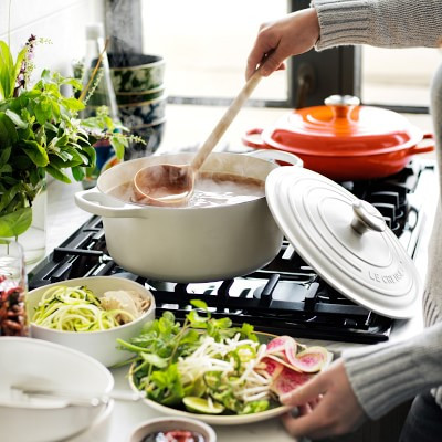 Le Creuset Signature Enameled Cast Iron Round Dutch Oven, 5 1/2-Qt. | Williams-Sonoma