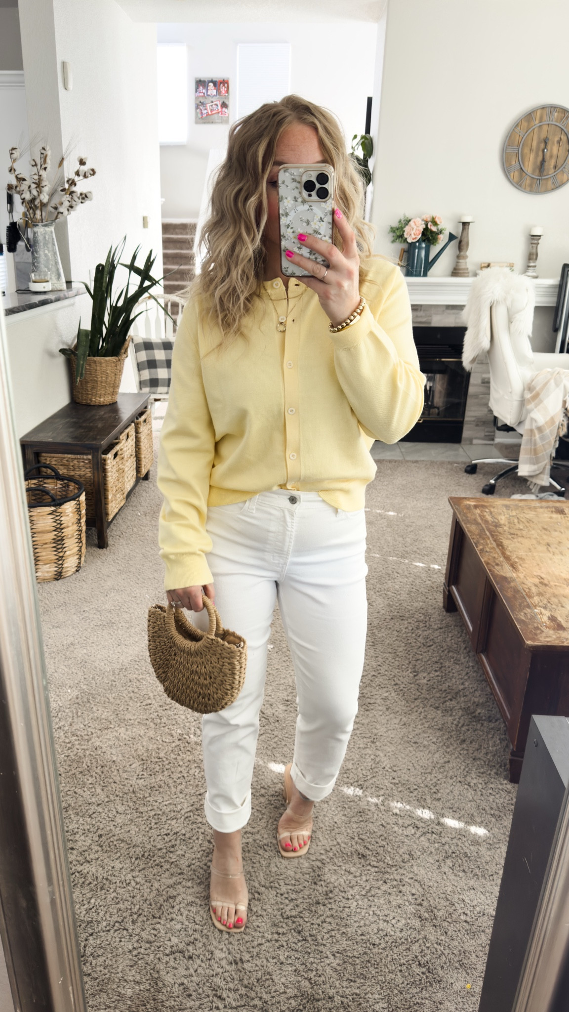 Easter outfit idea — light yellow cardigan, white jeans, mini straw handbag, and heels





Spring outfit
Easter outfit ideas 
Pastel outfit 
Spring fashion 
White jeans outfit 
Butter yellow 

#LTKootd #LTKPetite #LTKSeasonal