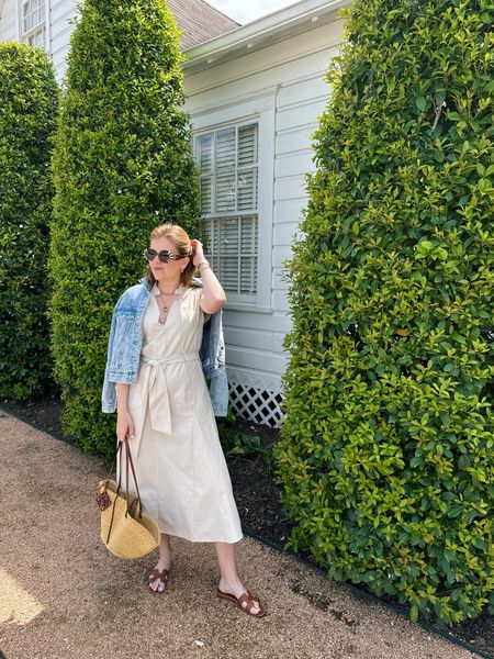 A classic dress that will take you from spring into fall!

#brochuwalker
#BWwomen
#ad