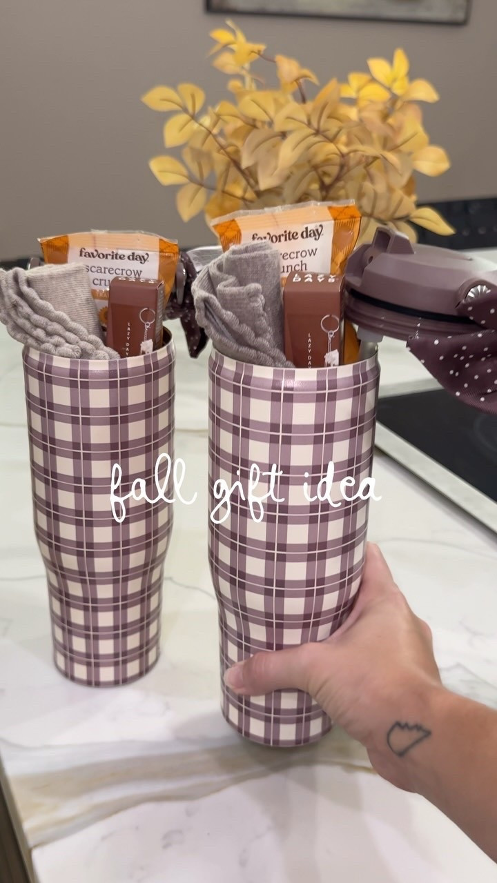 A cute fall gift idea using these adorable new tumblers with bows from Walmart! Follow + comment “SHOP” for a link! (make sure you’re following to receive it) ✨ & if you love Holiday finds and gift ideas, follow along for more! 

#fallgiftidea #giftidea #walmartfinds