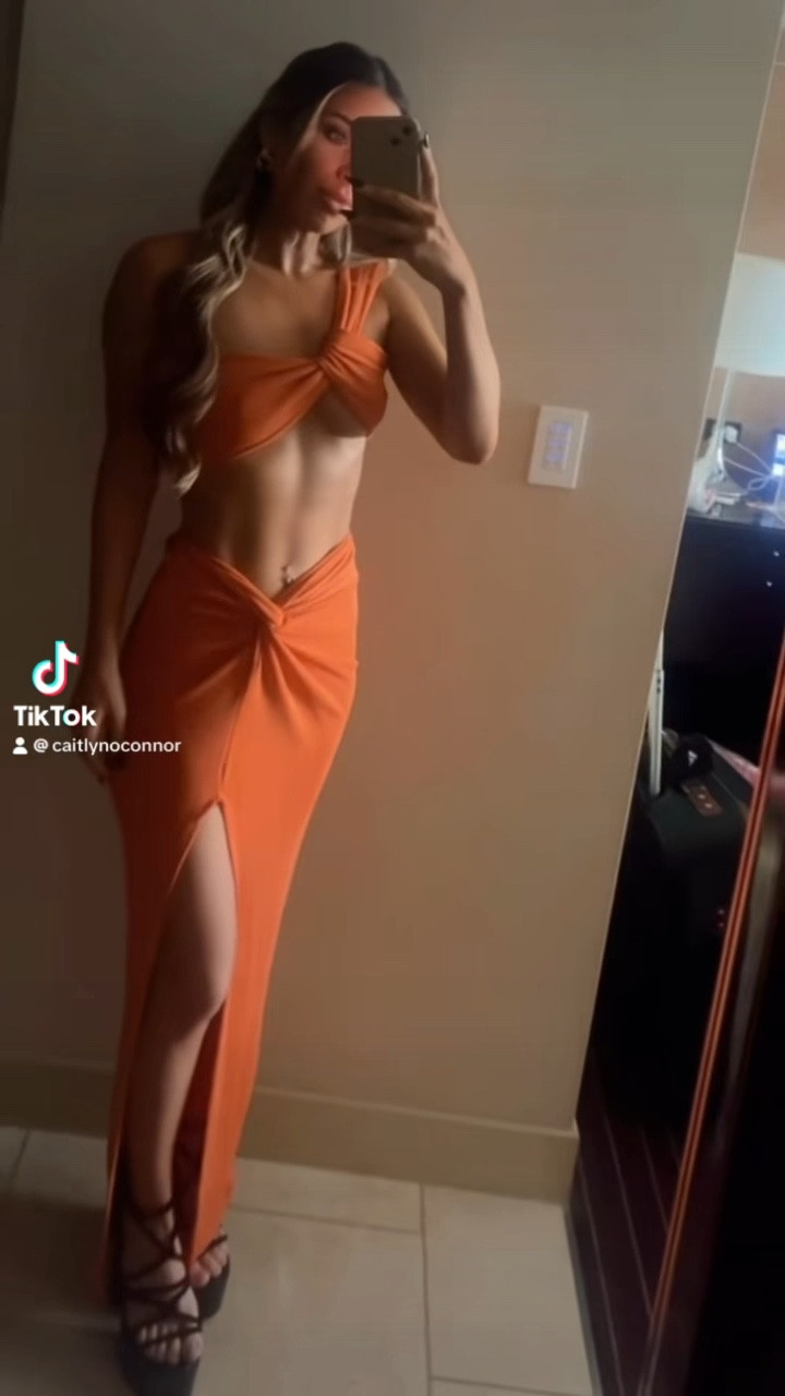 Vegas fit #2 #vegas #matchingset 

#LTKParties #LTKSeasonal #LTKFindsUnder100
