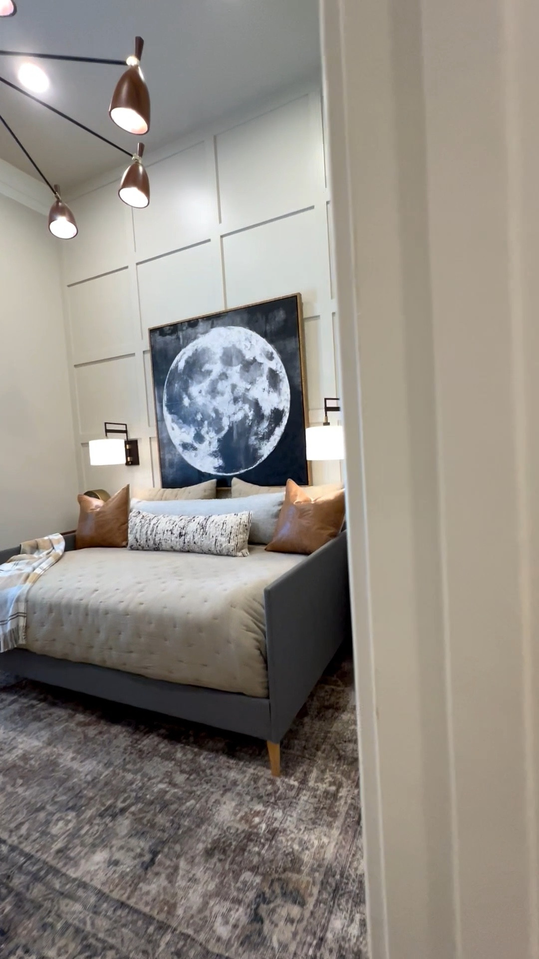 When your kid wants more floor space so you switch to the day bed! 👏🏻

#LTKHome