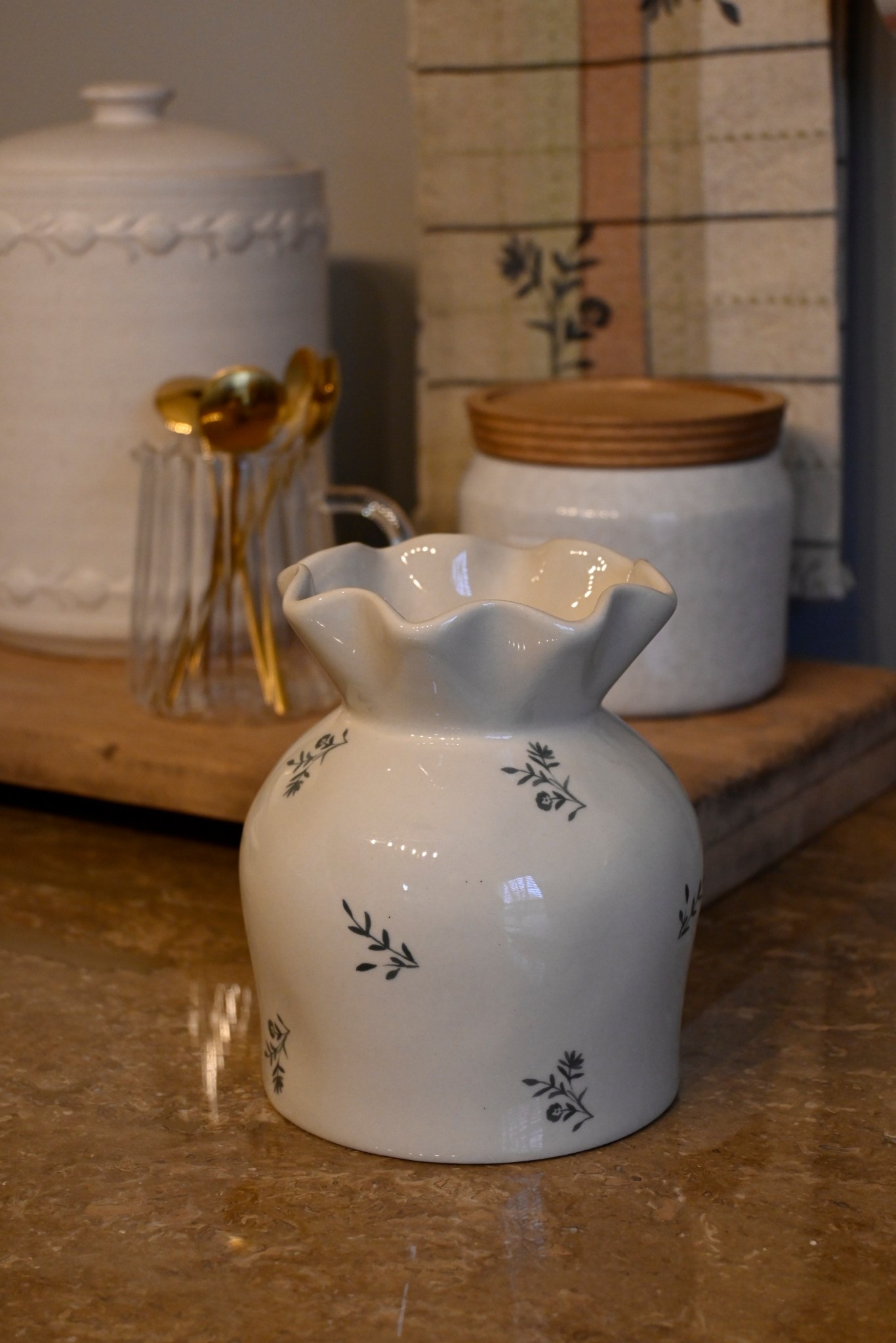 the detail on this vase! 



#LTKHome #LTKSeasonal #LTKFindsUnder50