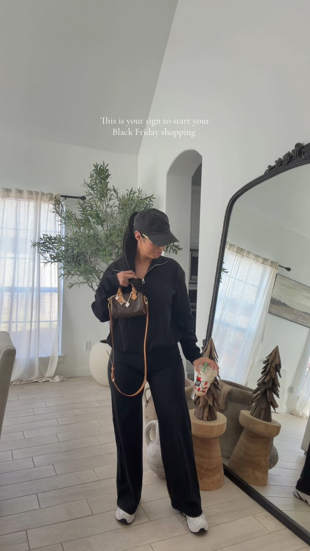 These flare leggings 😮‍💨 

#LTKootd #LTKGiftGuide #LTKHoliday