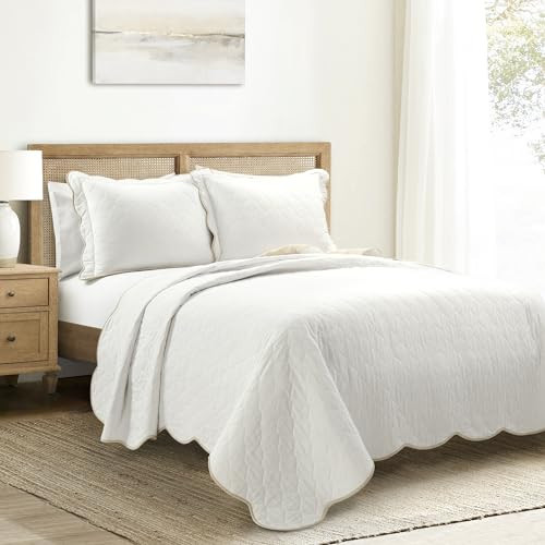 Lush Decor Coastal Chic Scalloped Edge Reversible Cotton Quilt 3 Piece Set, Full/Queen, Neutral & White - Queen Bedding Set - White Quilt - Coastal Decor | Amazon (US)