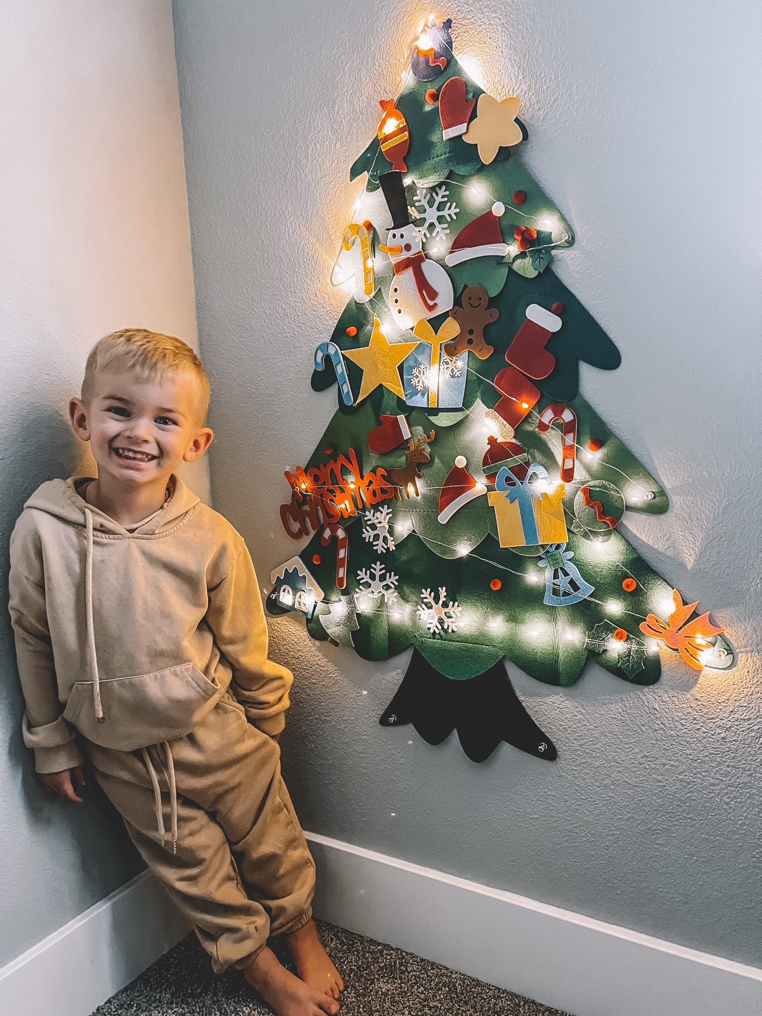 Kids Wall Christmas Tree 🎄

#LTKKids #LTKFamily #LTKHoliday