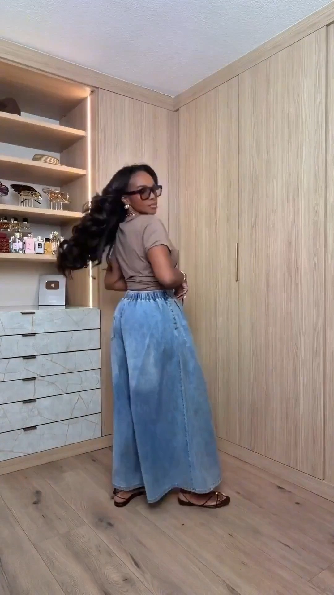 Scroll to shop! ✨ Easy denim outfit for women. Everything from this look is linked below. 👇🏽    

Wearing: Size Small | 5’4” | 140 lbs | Denim 2 Long

📲   Download the FREE LTK app & follow me (@kirasfashionfinds) to shop all my daily finds.  #LTKootd #LTKPetite #LTKU