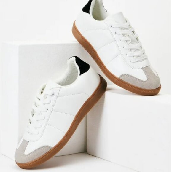 JustFab  Portia Sneaker size 8.5 | Poshmark