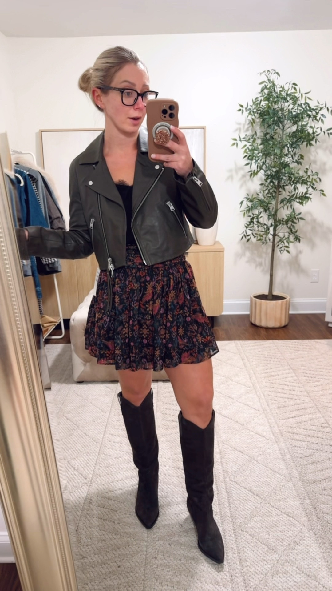 Trying to decide what to wear for a comedy show and dinner! Sizing below and exact or similar items linked below! 

Skirt runs TTS/ a little big, but I sized down to an XS —size 4!

Jacket is All saints cropped in olive green linking the black)—size up! Normally size 4, wearing size US6, boots size up 1/2 size—normally 7.5, wearing size 8


Date night outfits, skirts, holiday outfits 

#LTKPetite #LTKdayinmylife #LTKGiftGuide