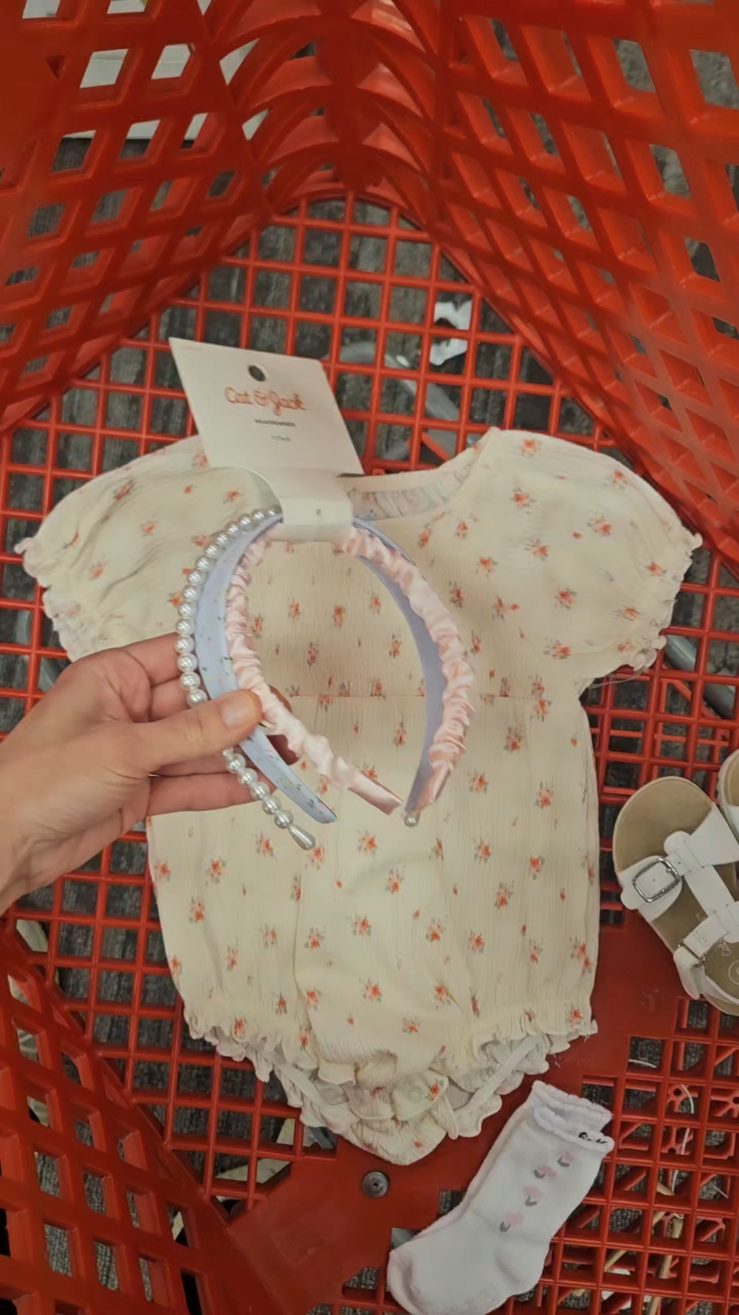 If you love soft spring finds for little girls… this one’s for you 🤍Floral bubble sleeve romper + ruffle gauze jumpsuit 🌸Both such pretty Target finds.

#LTKmomlife #LTKSeasonal